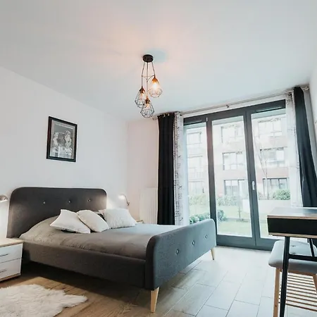 Garden Old Town With Free Parking And Garden Apartment Krakow Exterior photo